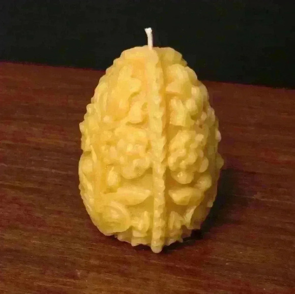 Blossom  Hill Nursery Handmade Beeswax Candle - Carved Egg - Picture 3 of 4